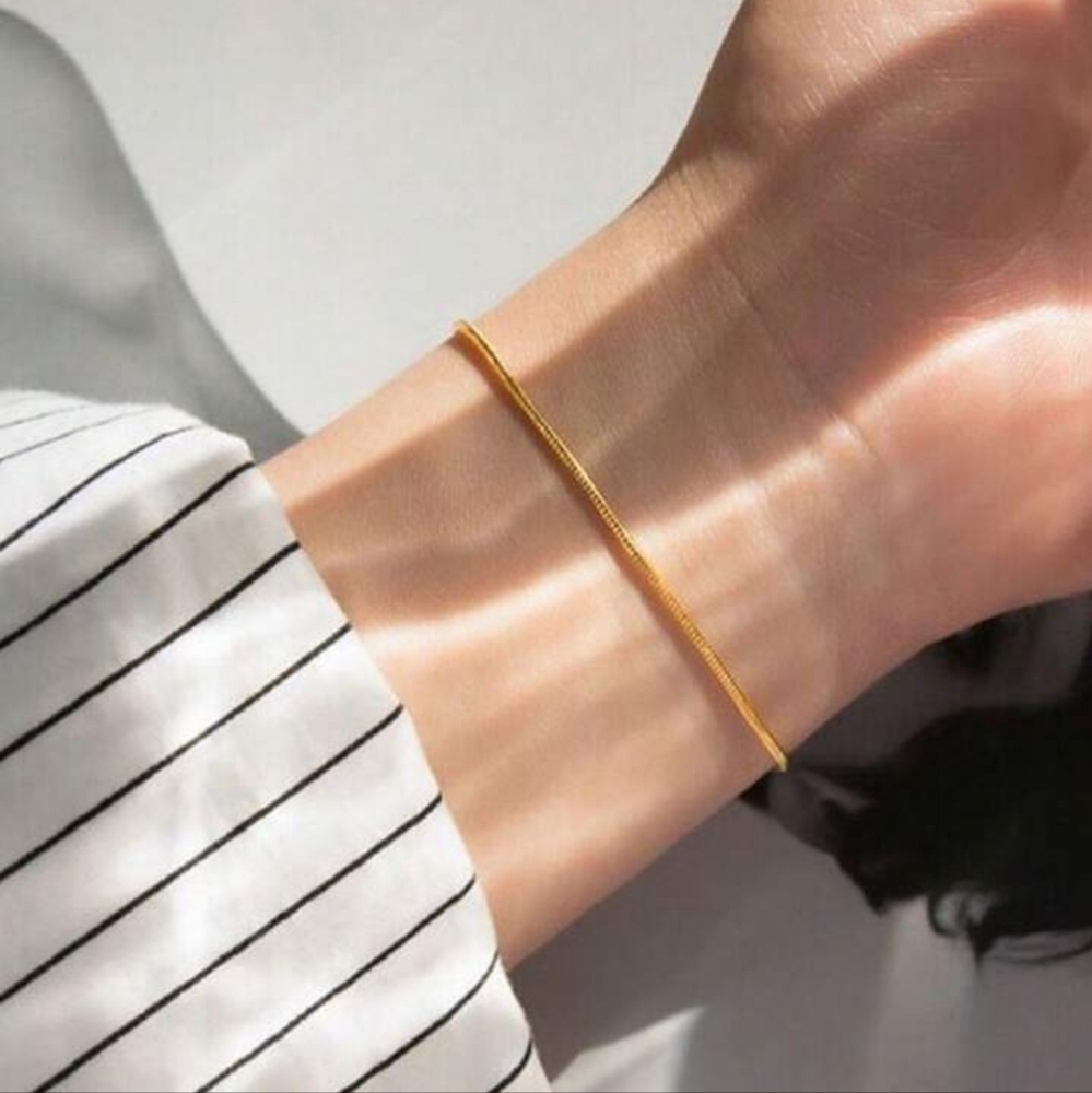 💛💛NEW💛💛 PRETTY!!  Slender Stainless Steel Snake Bone Chain Bracelet in GOLD
